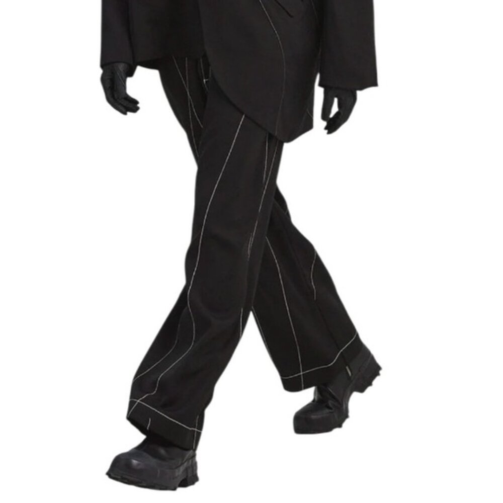 Roaring ild titch ants